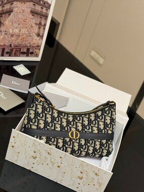 Dior. Montaigne Top Handle Shoulder Bag